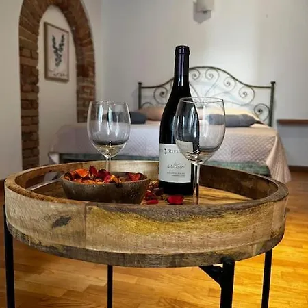 Il Grappolo D'alba Alba (Piedmont)